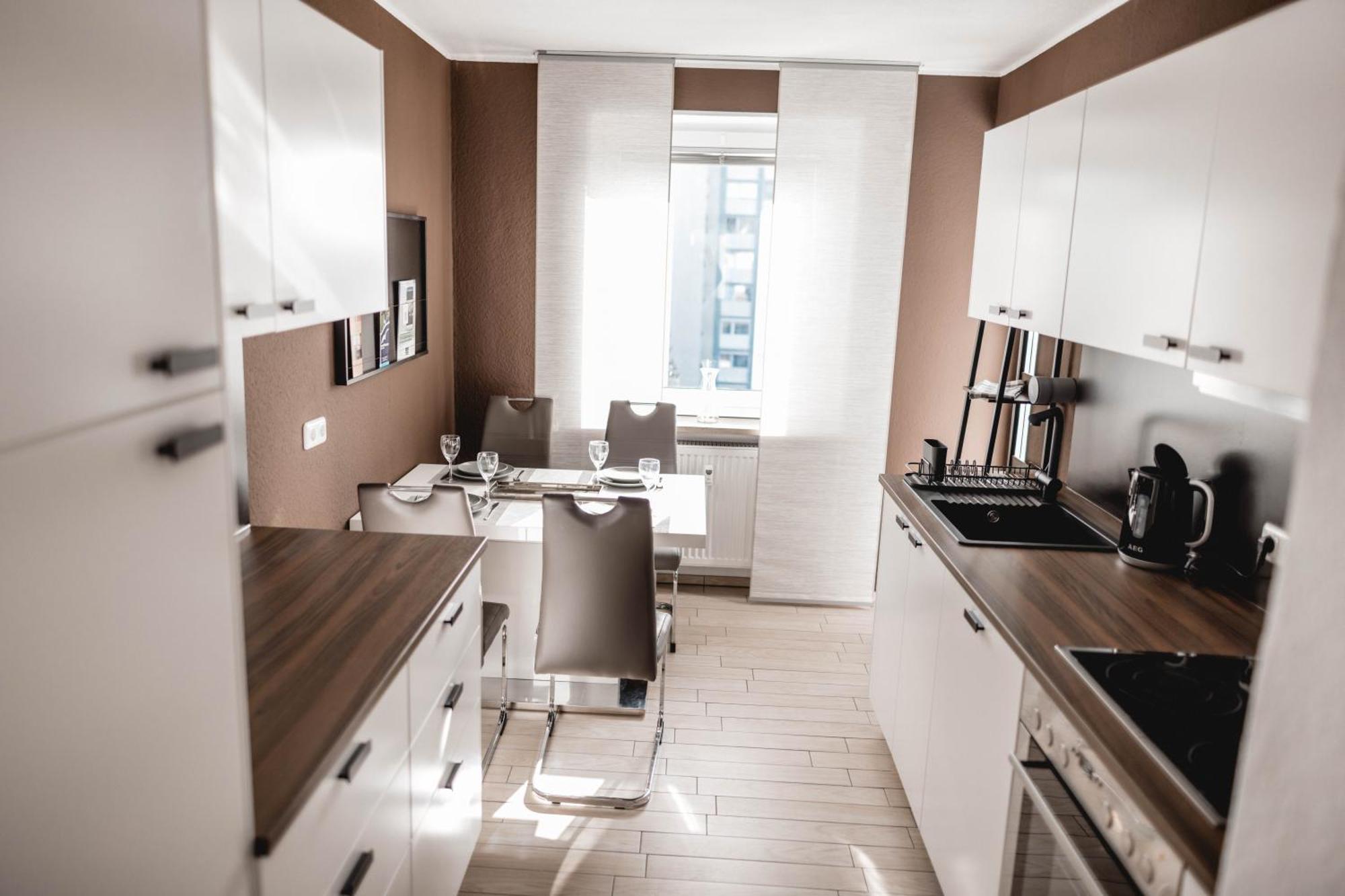 Me Homes - Grosse Moderne Designer-Wohnung Fuer Urlaub Und Business - Mit Kueche, Buero, Balkon Und 2 Parkplaetzen Bayreuth Extérieur photo